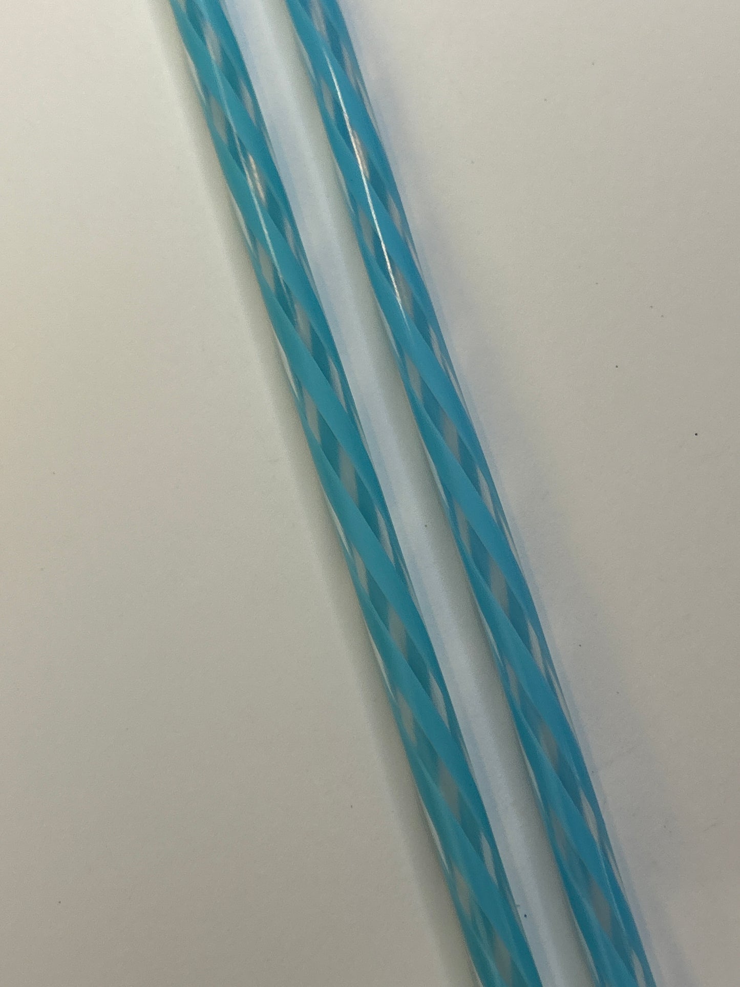 9 1/2 blue stripped straw